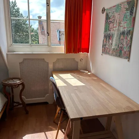 Luxury In Quiet Neighbourhood Near