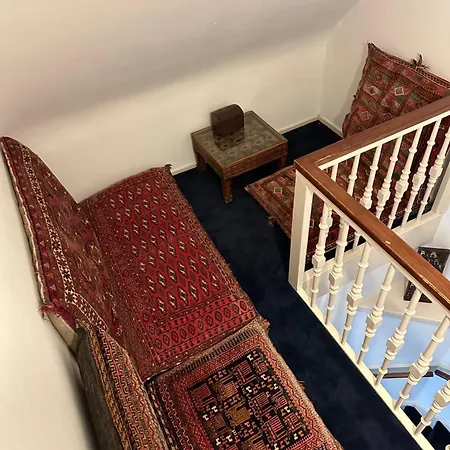 Luxury In Quiet Neighbourhood Near Bed & Breakfast